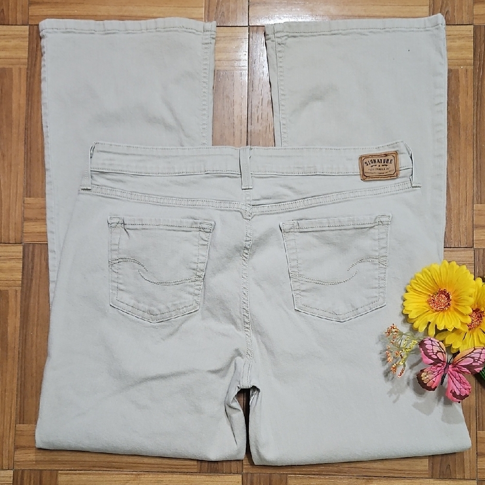 LEVI'S signature khaki jeans